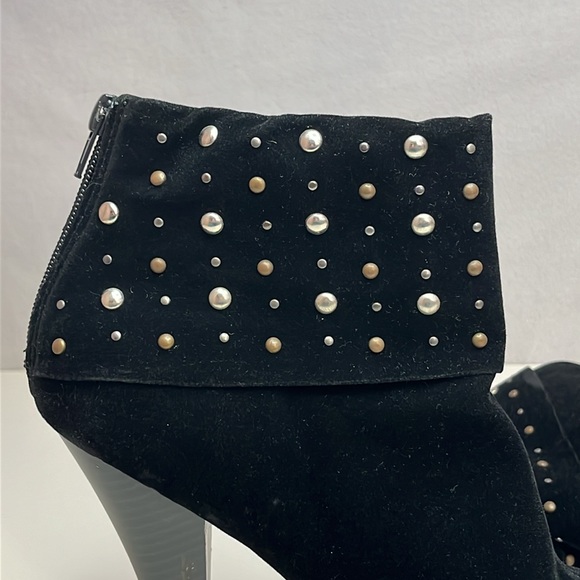 Qupid “Proven-15” Black Velvet Ankle Booties - Size 9 - With Box - Picture 7 of 16